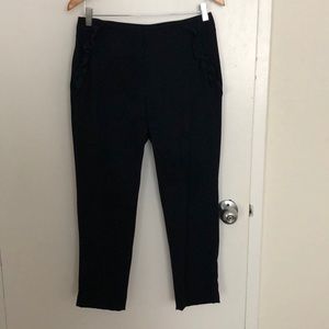 Ruffle pocket trouser.